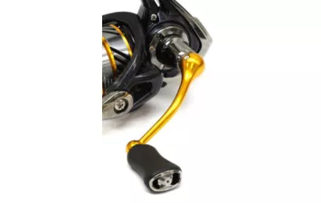 Катушка безынерционная Daiwa 19 Revros LT 1000