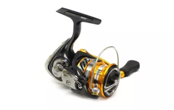 Катушка безынерционная Daiwa 19 Revros LT 1000