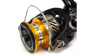 Катушка безынерционная Daiwa 19 Revros LT 4000-C
