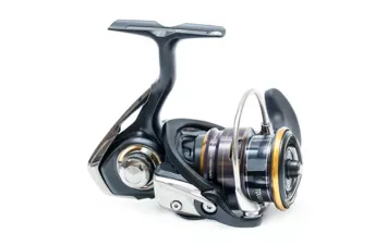 Катушка безынерционная Daiwa 20 Legalis LT 4000-CP