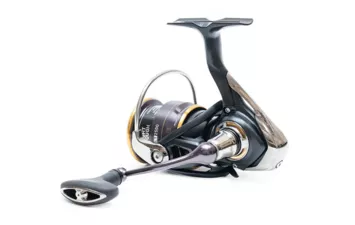 Катушка безынерционная Daiwa 20 Legalis LT 4000-CP