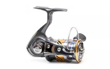 Катушка безынерционная Daiwa 20 Laguna LT 2500