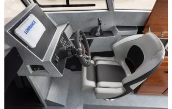 Катер VOYAGER 700 Cabin