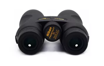 Бинокль Nikon 10x42 Prostaff 7