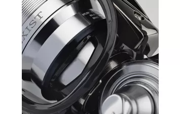 Катушка безынерционная Daiwa 18 Exist G LT 3000D-C