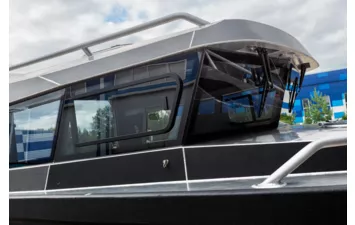 Катер VOYAGER 700 Cabin