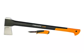 Промо-набор топор-колун Fiskars Х21 + универс. нож с точилкой