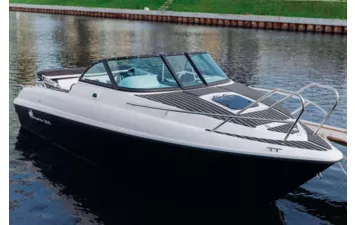 Катер Phoenix 560