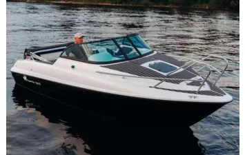 Катер Phoenix 560