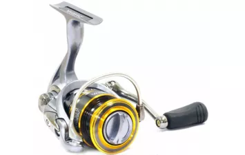 Катушка безынерционная Daiwa Lexa 2000 SH .