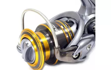 Катушка безынерционная Daiwa Lexa 2000 SH .