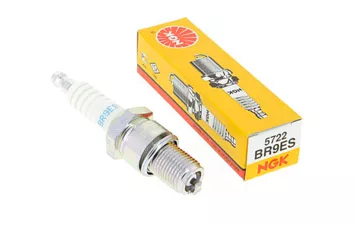 Свеча зажигания NGK BR9ES 5722 / 3194 219703120 3070163 947-09001-88-00