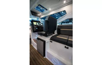 Катер NorthSilver Eagle Star Cabin 655
