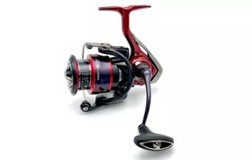 Катушка безынерционная Daiwa 23 Fuego LT 3000D-С