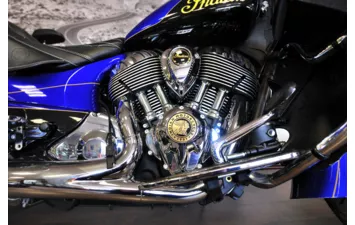 Мотоцикл Indian Roadmaster Elite Cobalt Candy over Black Crystal w/23k Gold ( )