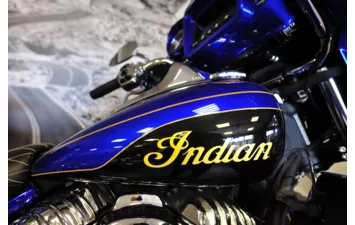 Мотоцикл Indian Roadmaster Elite Cobalt Candy over Black Crystal w/23k Gold ( )