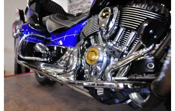 Мотоцикл Indian Roadmaster Elite Cobalt Candy over Black Crystal w/23k Gold ( )