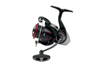 Катушка безынерционная Daiwa 23 Fuego LT 3000-С