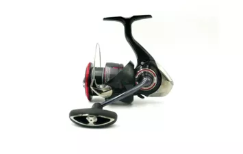 Катушка безынерционная Daiwa 23 Fuego LT 4000-CP