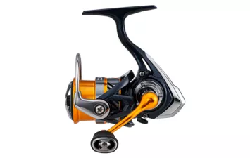 Катушка безынерционная Daiwa 20 Revros LT 3000D-C