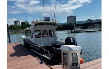 Катер Krasboat 760 Long Restyling с мотором Mercury 200