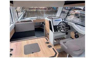 Лодка Discovery 650