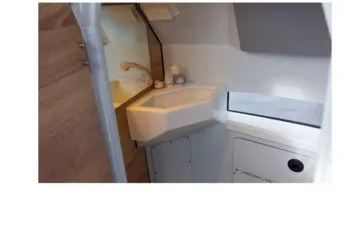 Лодка Discovery 650