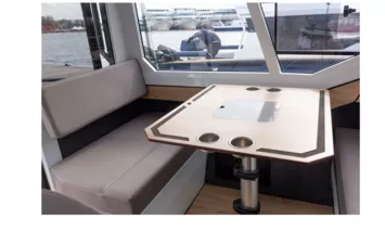 Лодка Discovery 650