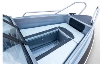 Лодка VOLZHANKA YAVA XL BowRider