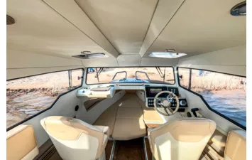 Лодка VOYAGER 600 Cabin