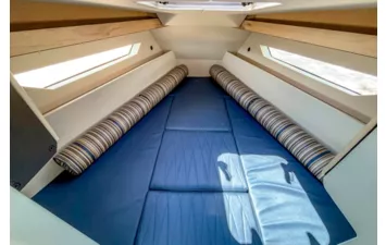 Лодка VOYAGER 850 Cabin Twin