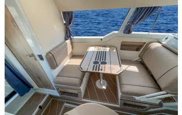Лодка VOYAGER 850 Cabin Twin