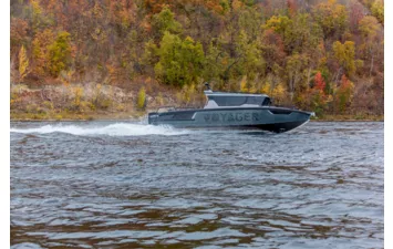 Лодка VOYAGER 850 Cabin