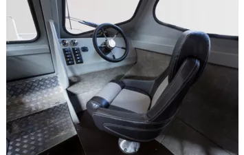 Лодка VOYAGER LONGCABIN