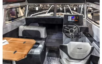 Лодка VOYAGER 800 Cabin