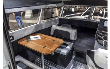 Лодка VOYAGER 800 Cabin