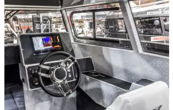 Лодка VOYAGER 800 Cabin