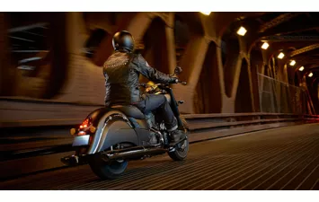 Мотоцикл Indian Darkhorse Thunder Black Smoke ( )