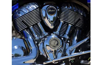 Мотоцикл Indian Roadmaster Elite Cobalt Candy over Black Crystal w/23k Gold ( )
