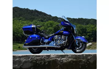 Мотоцикл Indian Roadmaster Elite Cobalt Candy over Black Crystal w/23k Gold ( )