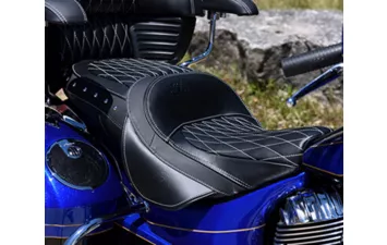 Мотоцикл Indian Roadmaster Elite Cobalt Candy over Black Crystal w/23k Gold ( )