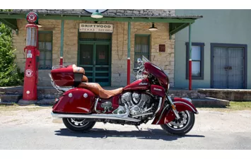 Мотоцикл Indian Roadmaster Thunder Black ( )