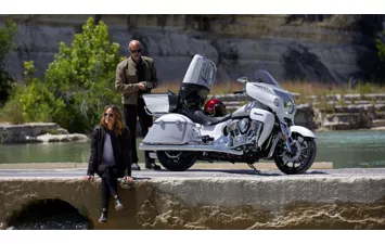 Мотоцикл Indian Roadmaster Thunder Black ( )