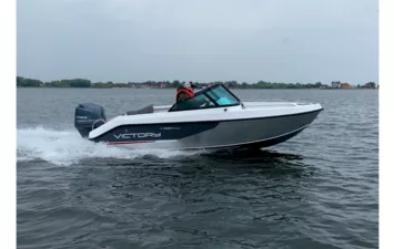 Катер Victory 515