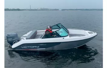 Катер Victory 515