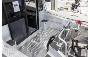 Лодка VOYAGER 960 Cabin