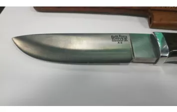 Нож Bark River Aurora Maroon Linen Micarta A-2